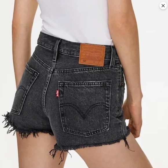 Vintage Levi Jean Shorts - Picture 2 of 7